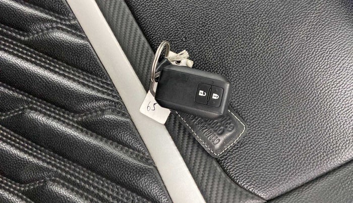 2018 Maruti Swift ZXI PLUS, Petrol, Manual, 30,355 km, Key Close Up
