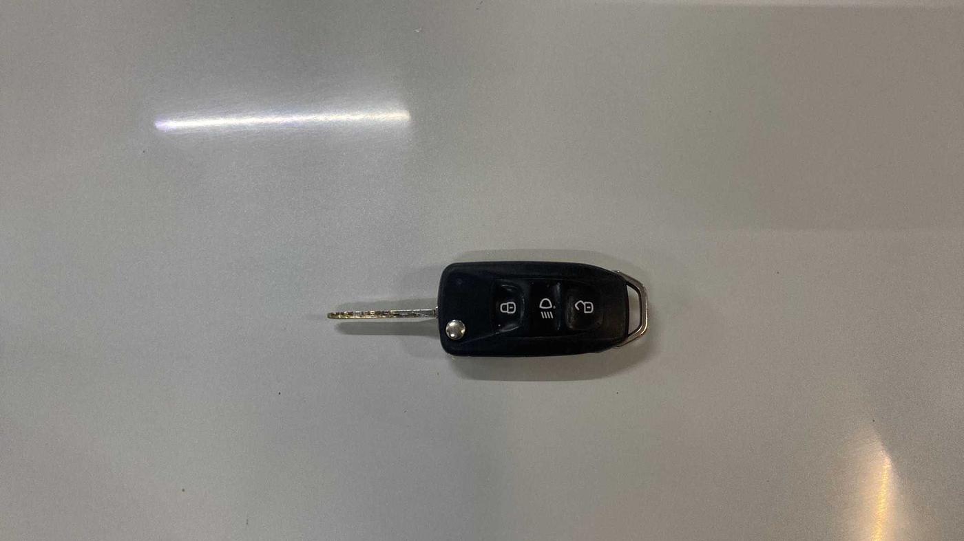 2017 Tata Tiago XT PETROL, Petrol, Manual, 68,218 km, Key Close Up
