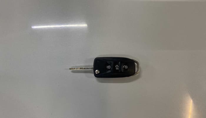 2017 Tata Tiago XT PETROL, Petrol, Manual, 68,218 km, Key Close Up