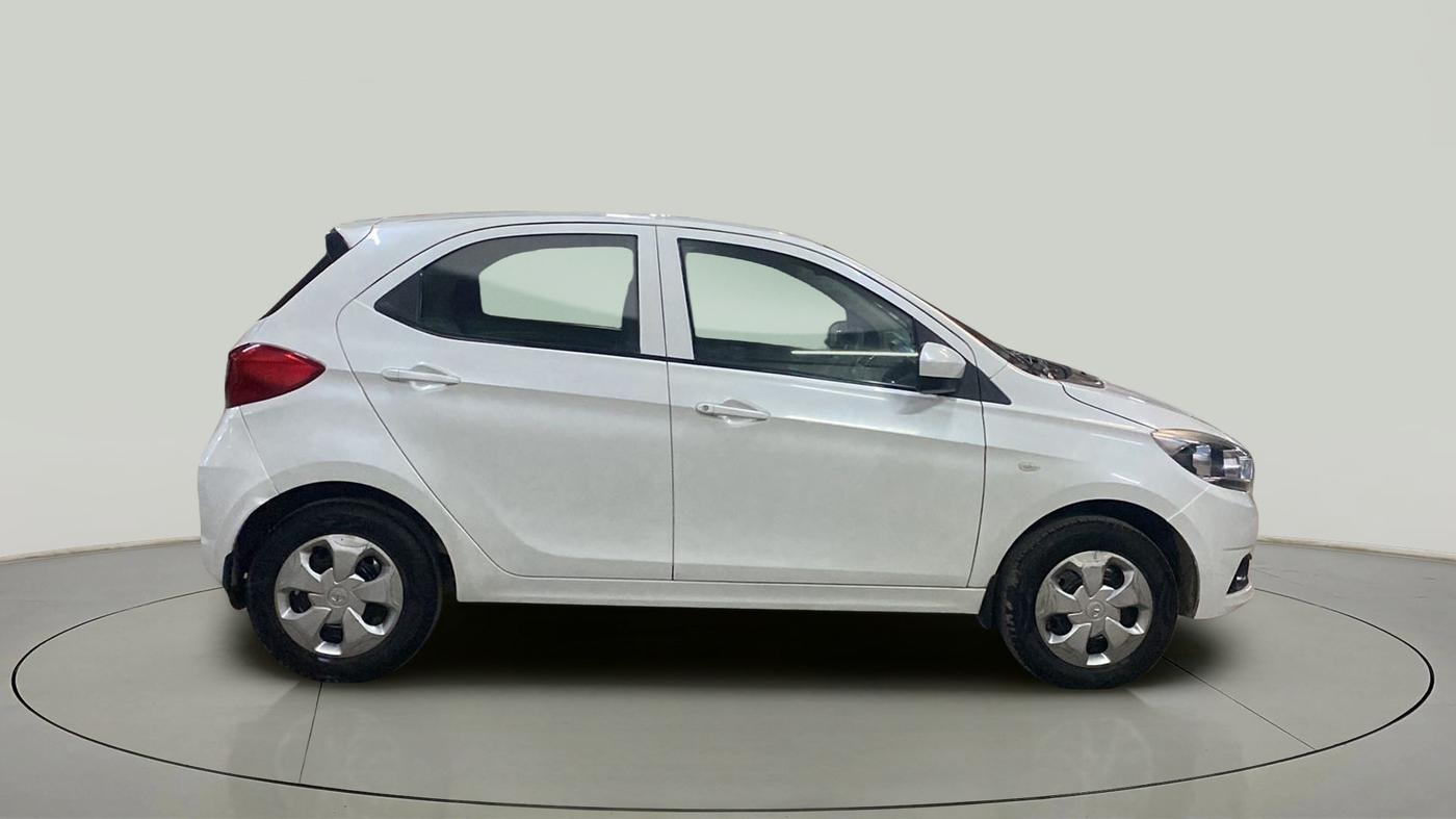 2017 Tata Tiago XT PETROL, Petrol, Manual, 68,218 km, Right Side View