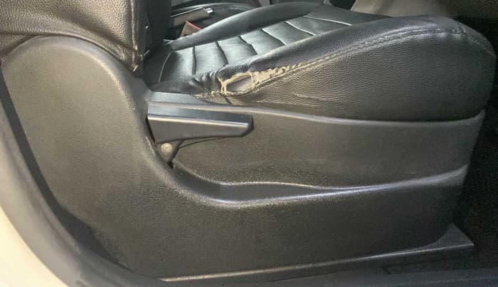 2017 Tata Tiago XT PETROL, Petrol, Manual, 68,218 km, Driver Side Adjustment Panel