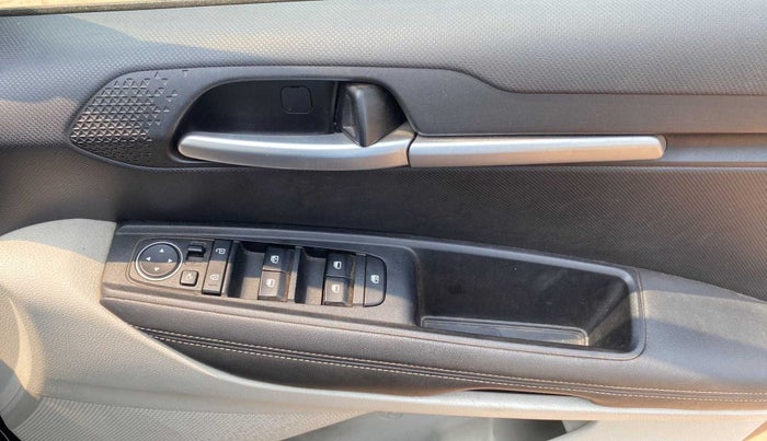 2020 KIA SONET HTX 1.0 IMT, Petrol, Manual, 29,736 km, Driver Side Door Panels Control