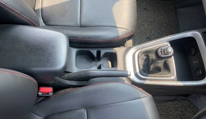 2020 KIA SONET HTX 1.0 IMT, Petrol, Manual, 29,736 km, Gear Lever