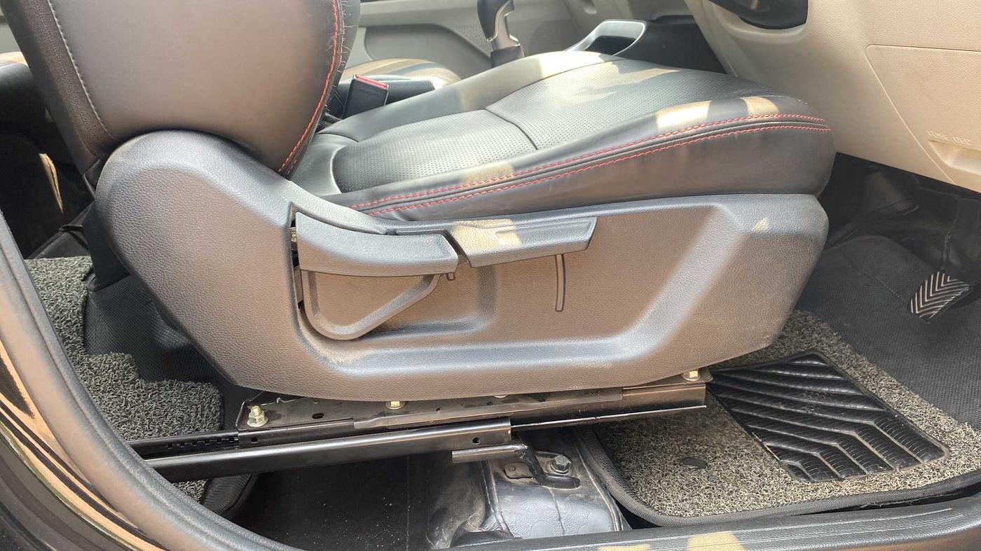 2020 KIA SONET HTX 1.0 IMT, Petrol, Manual, 29,736 km, Driver Side Adjustment Panel