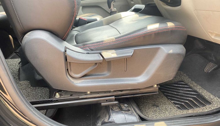 2020 KIA SONET HTX 1.0 IMT, Petrol, Manual, 29,736 km, Driver Side Adjustment Panel