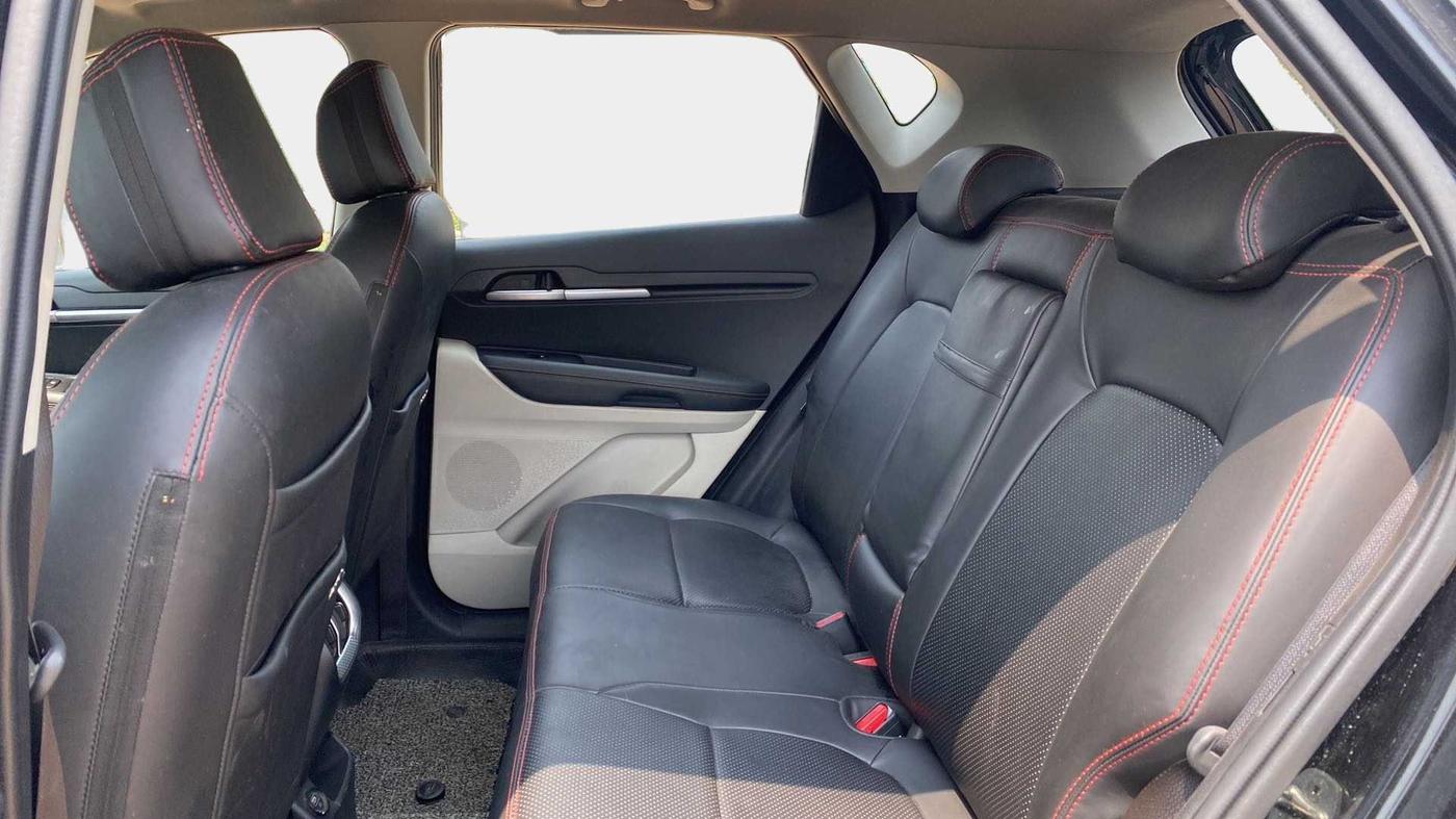 2020 KIA SONET HTX 1.0 IMT, Petrol, Manual, 29,736 km, Right Side Rear Door Cabin