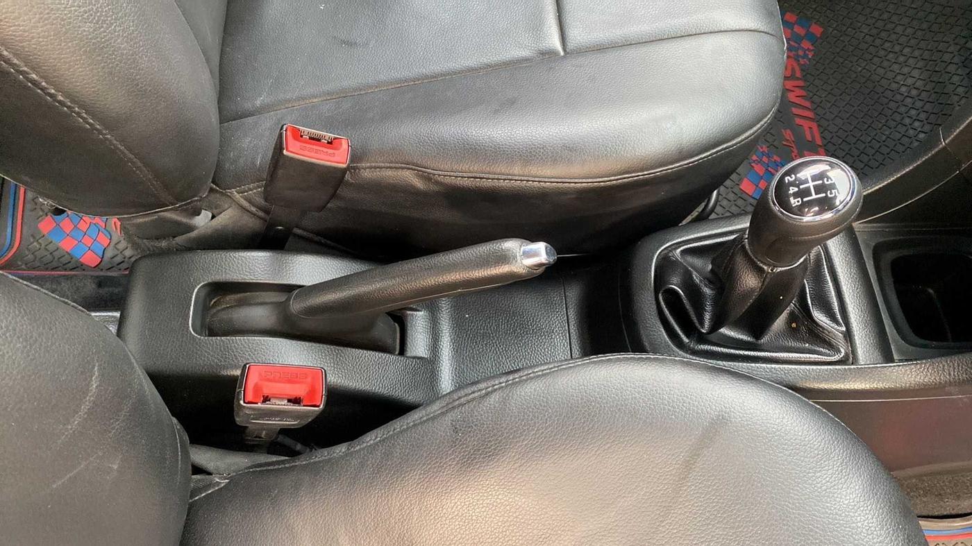 2014 Maruti Swift VXI, Petrol, Manual, 51,436 km, Gear Lever