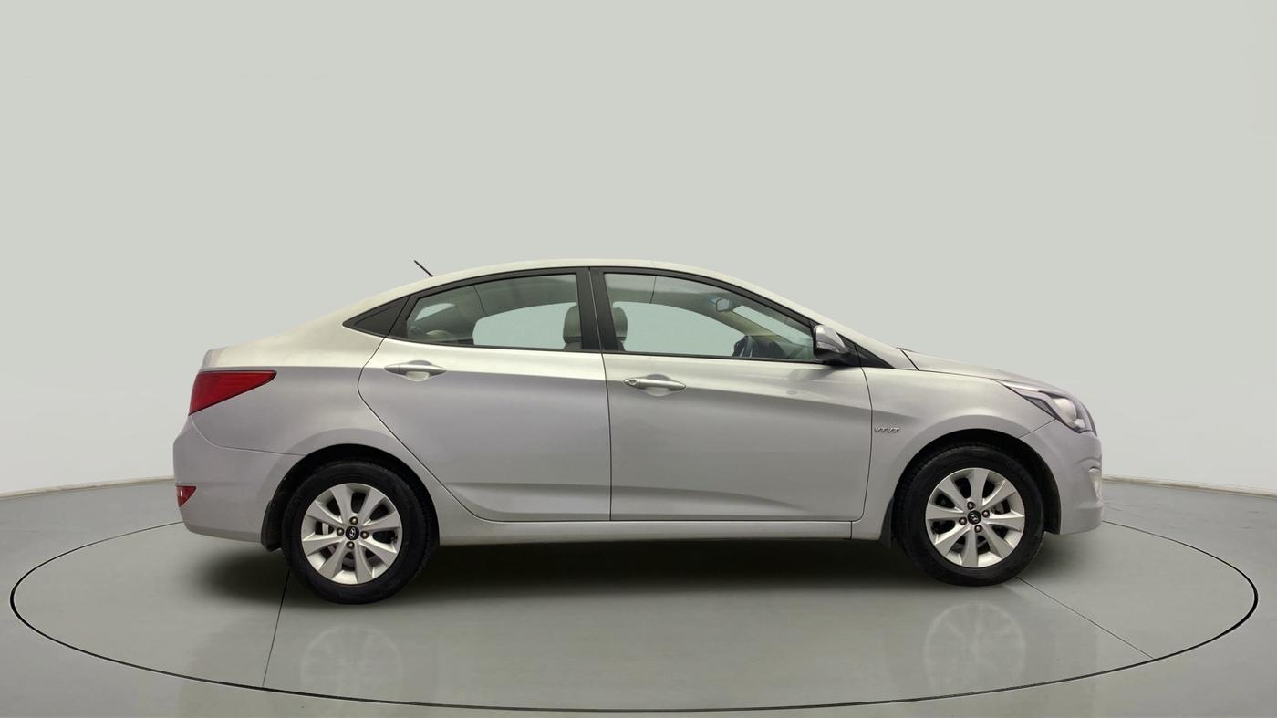 2015 Hyundai Verna FLUIDIC 4S 1.6 VTVT S, Petrol, Manual, 79,862 km, Right Side View