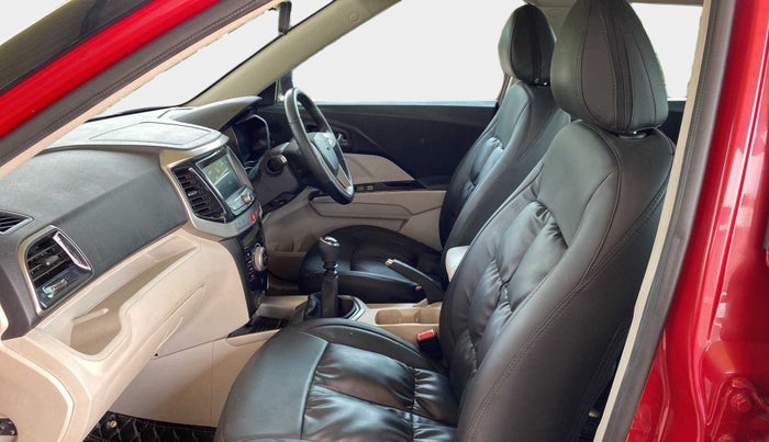 2020 Mahindra XUV300 W8 1.2 PETROL, Petrol, Manual, 50,294 km, Right Side Front Door Cabin
