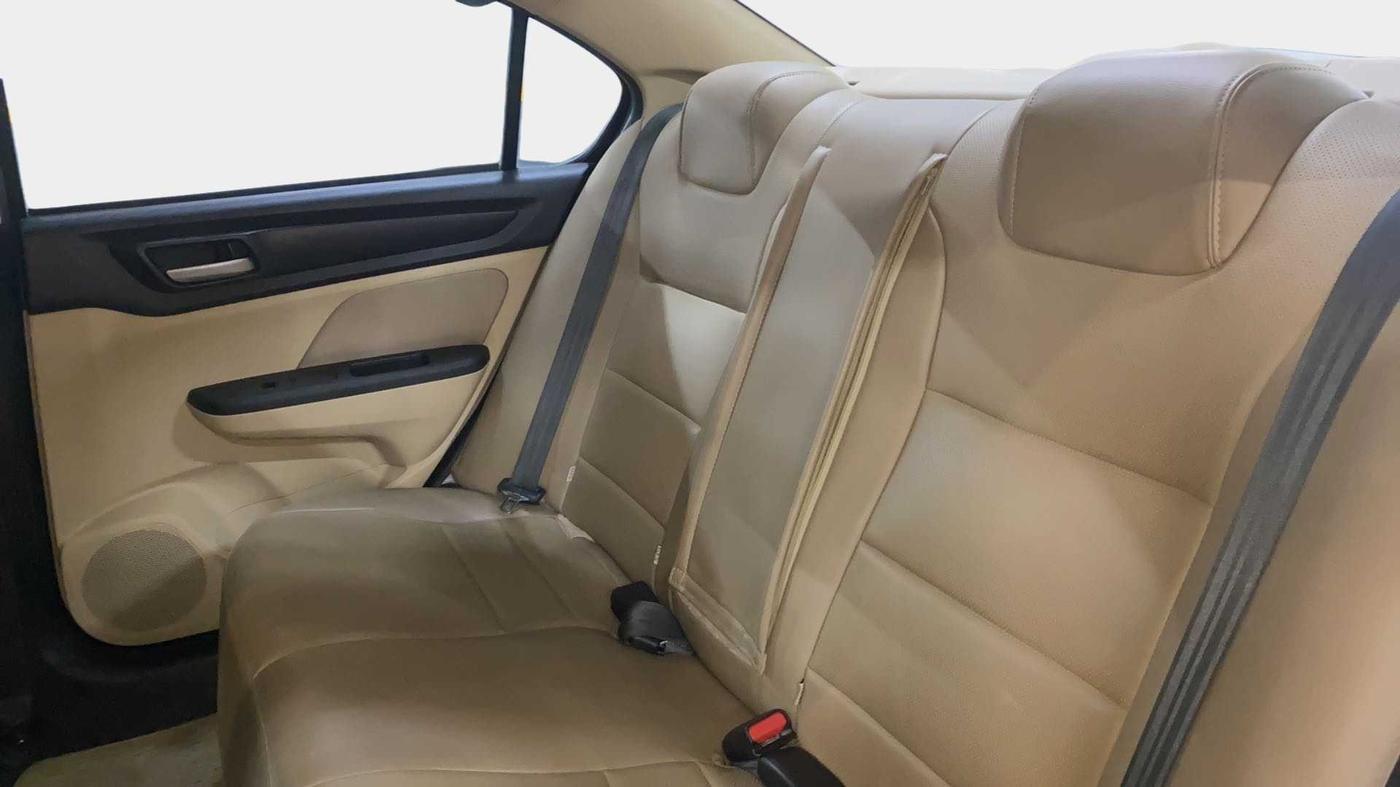 2022 Honda Amaze 1.2L I-VTEC VX, Petrol, Manual, 23,008 km, Right Side Rear Door Cabin