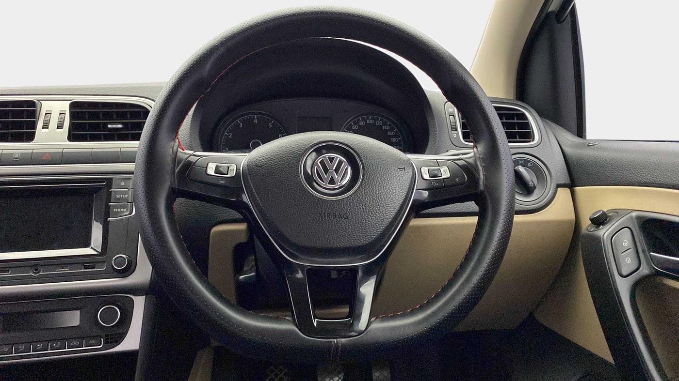 2017 Volkswagen Ameo HIGHLINE1.2L, Petrol, Manual, 43,127 km, Steering Wheel Close Up
