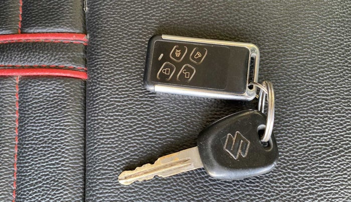2011 Maruti Alto K10 VXI, Petrol, Manual, 1,04,102 km, Key Close Up
