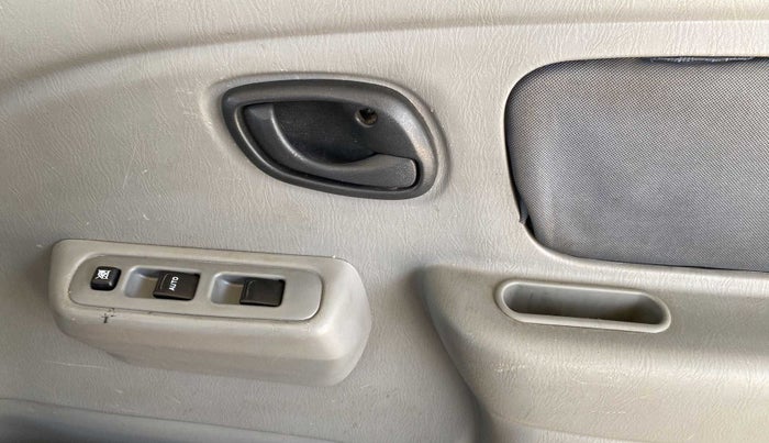 2011 Maruti Alto K10 VXI, Petrol, Manual, 1,04,102 km, Driver Side Door Panels Control