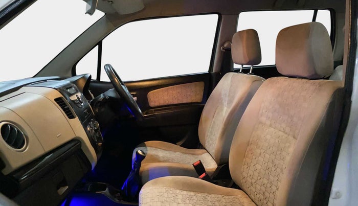2017 Maruti Wagon R 1.0 VXI, CNG, Manual, 75,465 km, Right Side Front Door Cabin