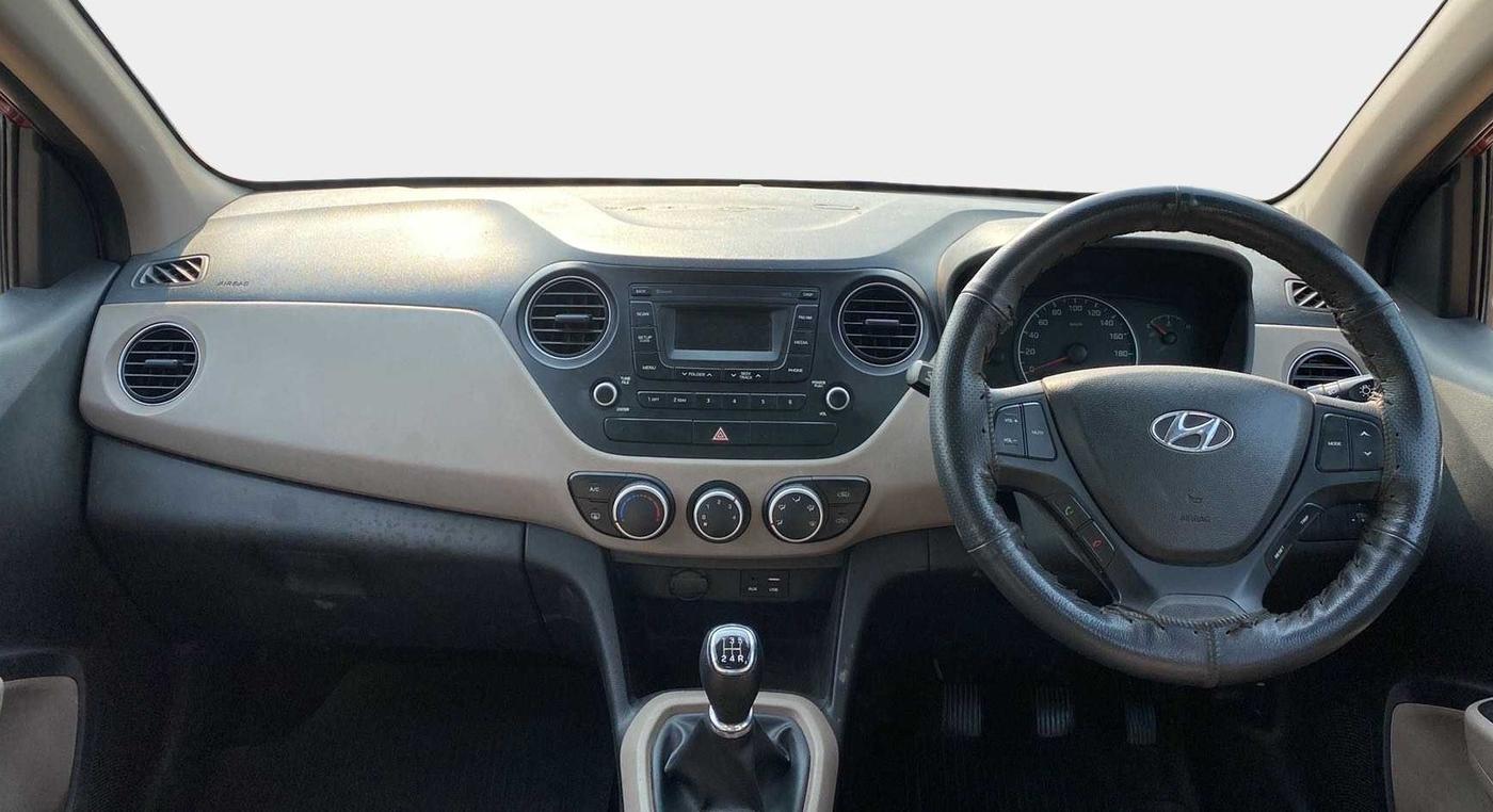 2016 Hyundai Grand i10 SPORTZ 1.2 KAPPA VTVT, Petrol, Manual, 35,097 km, Dashboard
