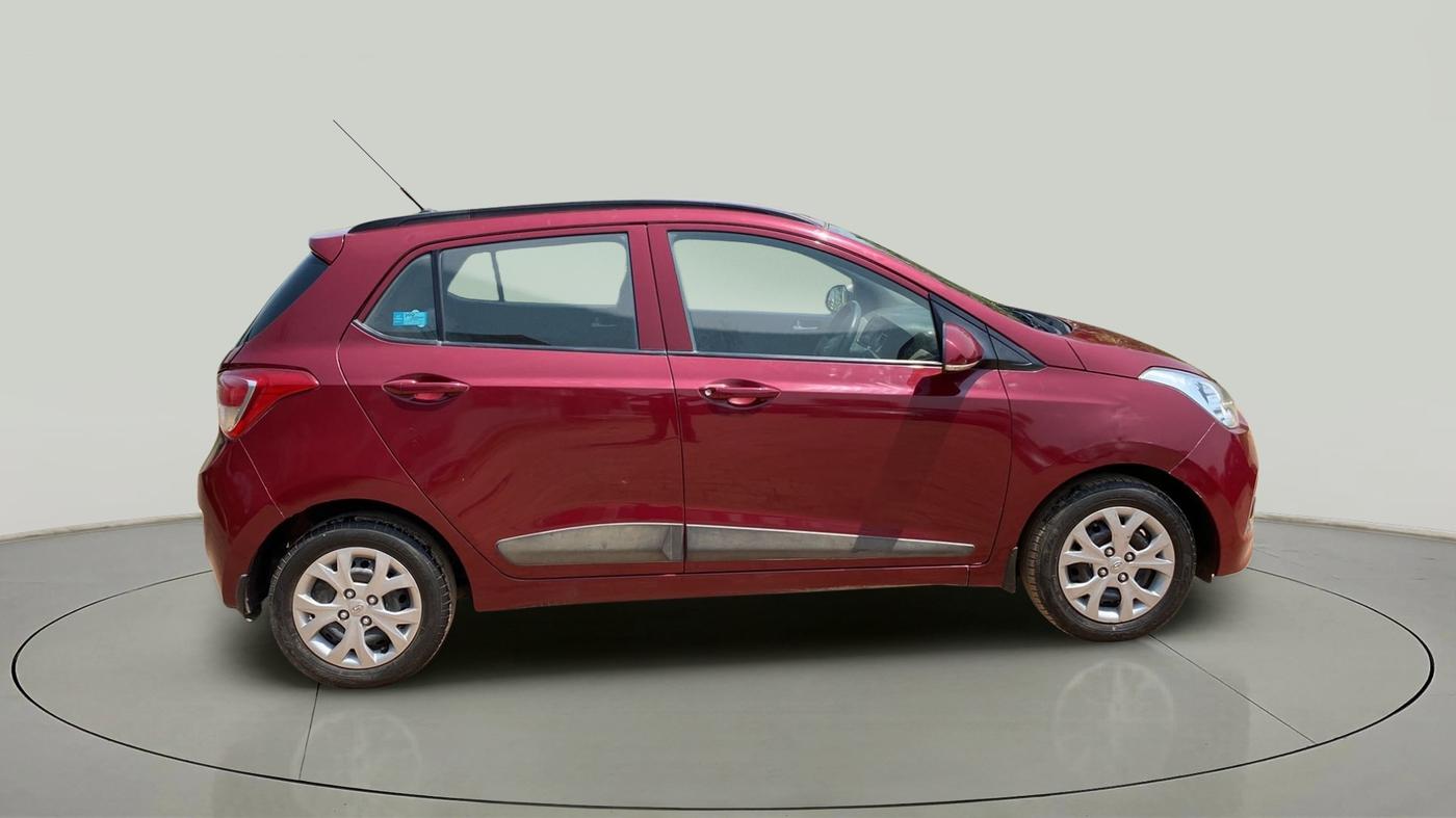 2016 Hyundai Grand i10 SPORTZ 1.2 KAPPA VTVT, Petrol, Manual, 35,097 km, Right Side View