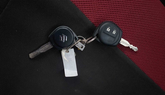 2013 Maruti Swift VXI, Petrol, Manual, 74,640 km, Key Close Up