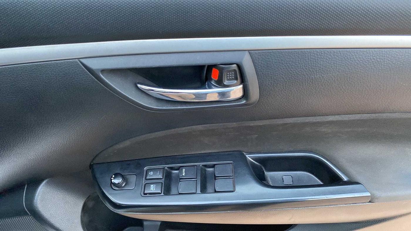 2013 Maruti Swift VXI, Petrol, Manual, 74,640 km, Driver Side Door Panels Control