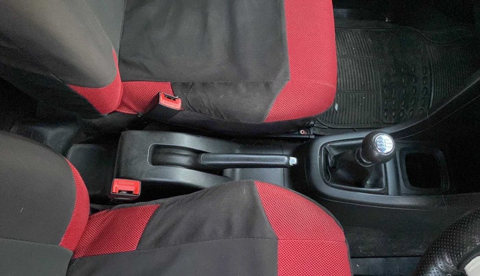 2013 Maruti Swift VXI, Petrol, Manual, 74,640 km, Gear Lever