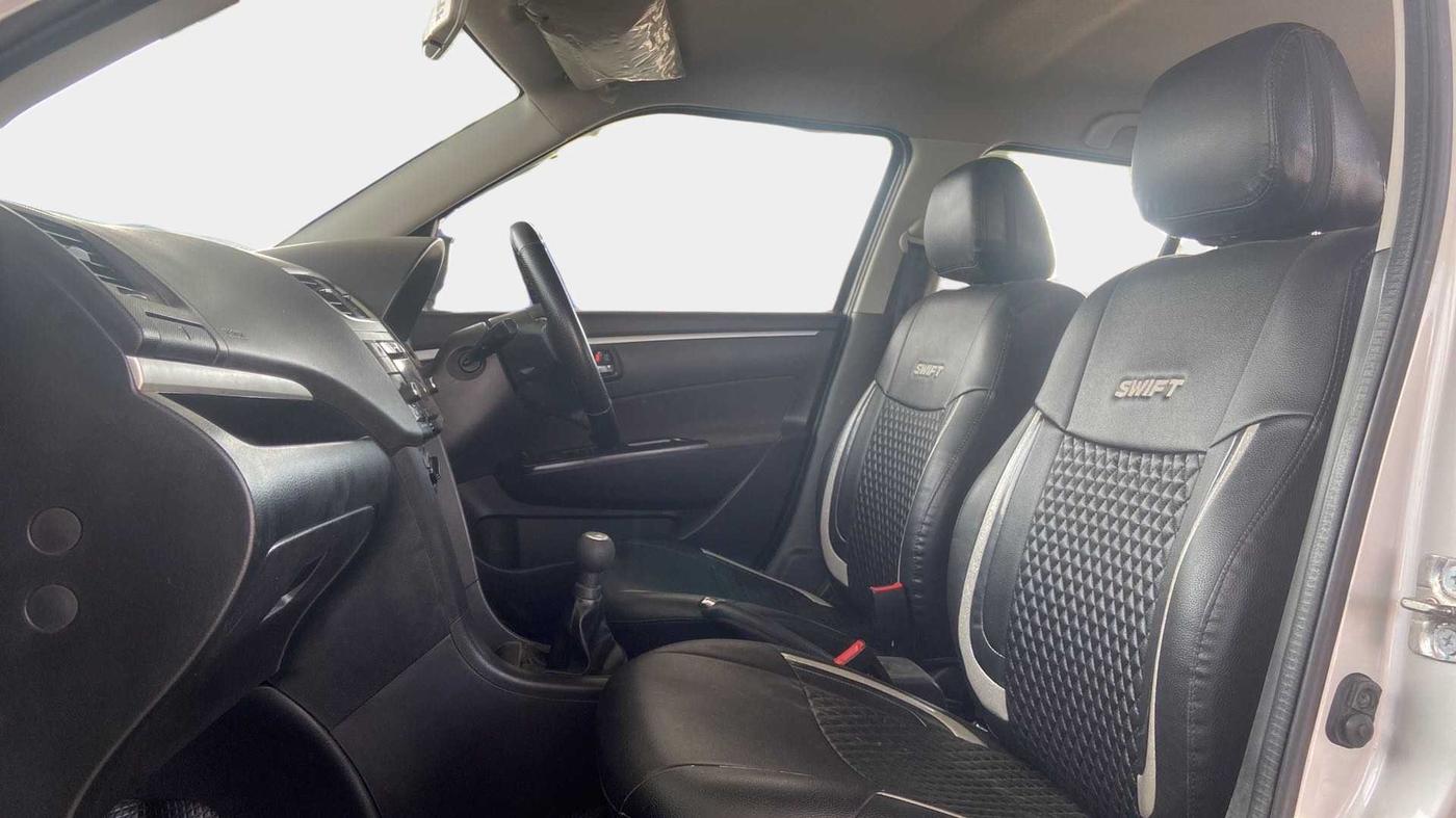 2016 Maruti Swift VXI O, Petrol, Manual, 62,709 km, Right Side Front Door Cabin