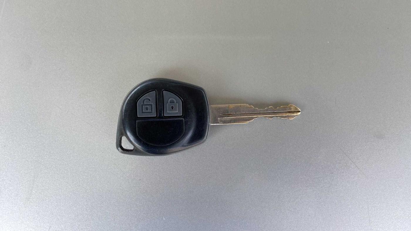 2016 Maruti Swift VXI O, Petrol, Manual, 62,709 km, Key Close Up