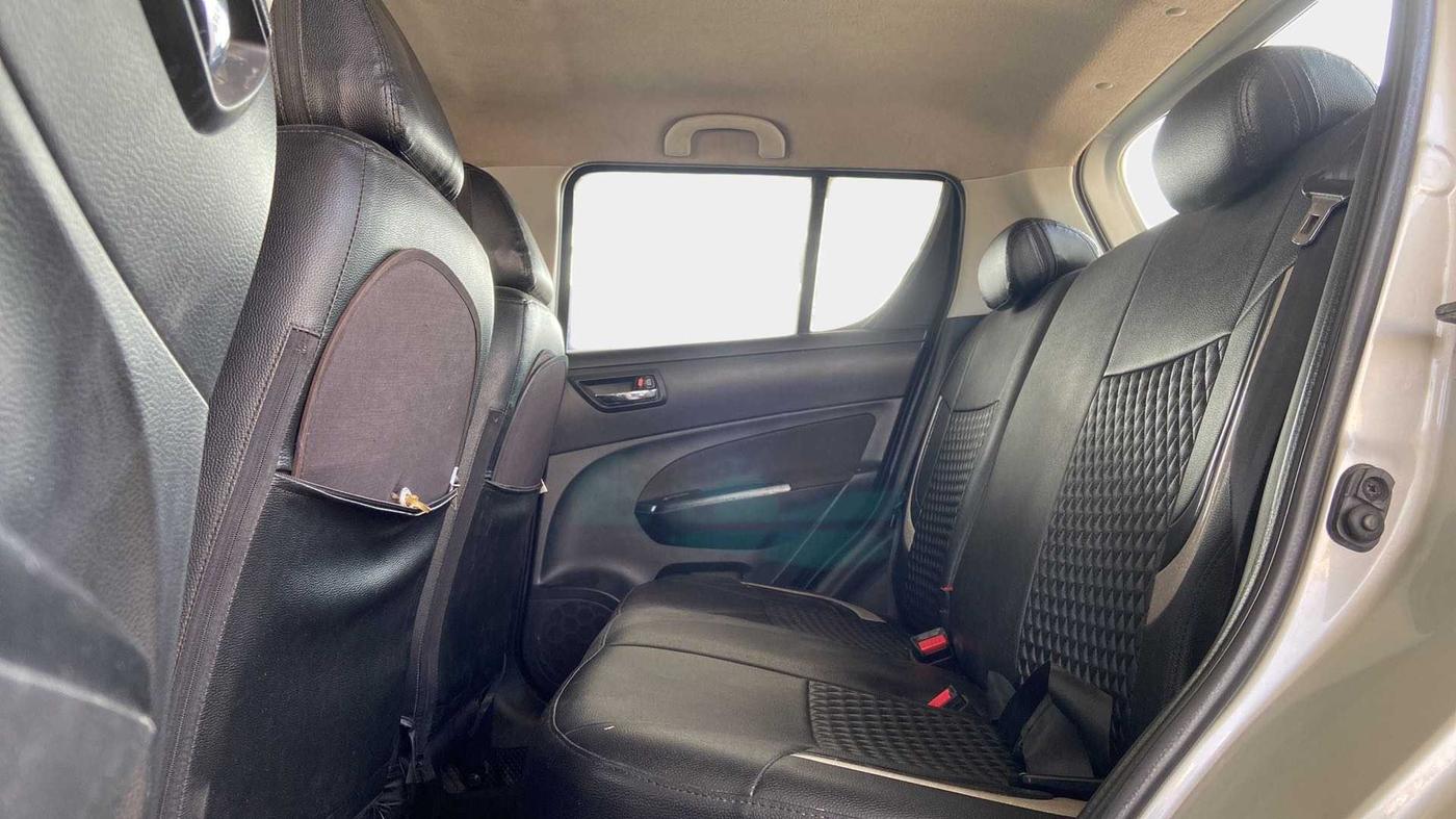 2016 Maruti Swift VXI O, Petrol, Manual, 62,709 km, Right Side Rear Door Cabin