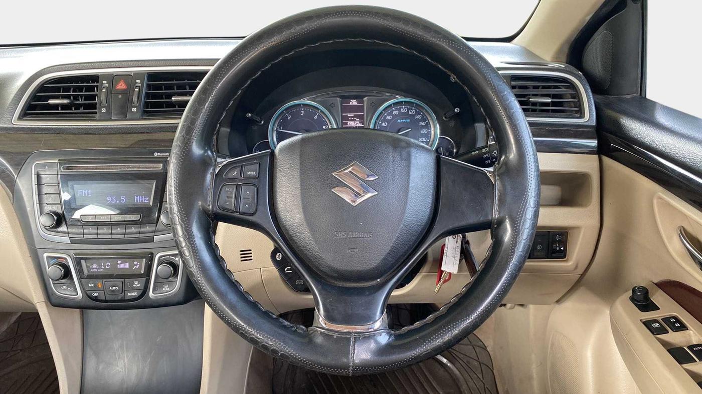 2016 Maruti Ciaz VDI+ SHVS, Diesel, Manual, 39,826 km, Steering Wheel Close Up