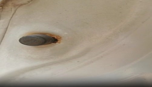 2016 Maruti Ciaz VDI+ SHVS, Diesel, Manual, 39,826 km, Dicky (Boot door) - Minor rust Inside Panel