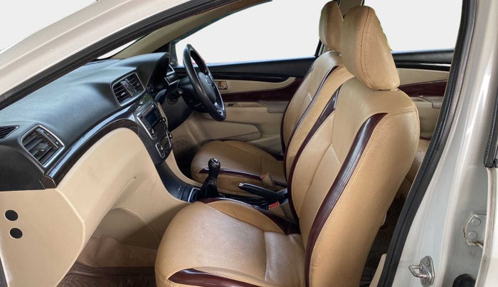 2016 Maruti Ciaz VDI+ SHVS, Diesel, Manual, 39,826 km, Right Side Front Door Cabin
