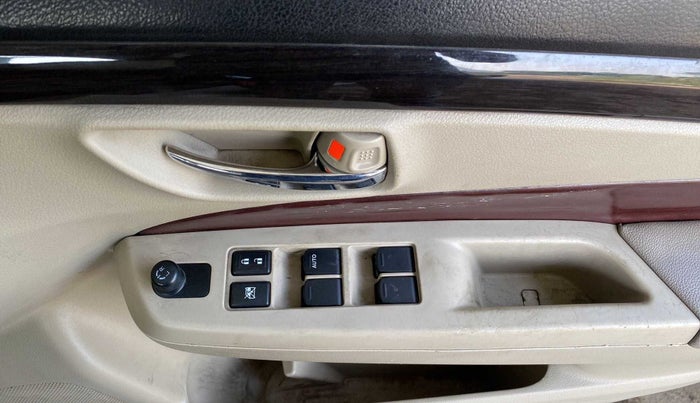 2016 Maruti Ciaz VDI+ SHVS, Diesel, Manual, 39,826 km, Driver Side Door Panels Control