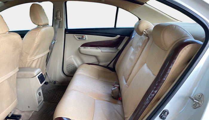 2016 Maruti Ciaz VDI+ SHVS, Diesel, Manual, 39,826 km, Right Side Rear Door Cabin