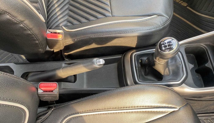 2017 Maruti IGNIS DELTA 1.2, Petrol, Manual, 59,645 km, Gear Lever
