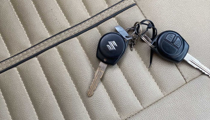 2013 Maruti Wagon R 1.0 VXI, Petrol, Manual, 67,528 km, Key Close Up
