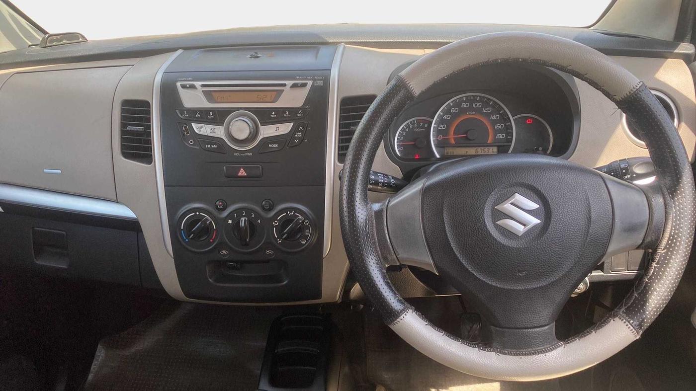 2013 Maruti Wagon R 1.0 VXI, Petrol, Manual, 67,528 km, Steering Wheel Close Up