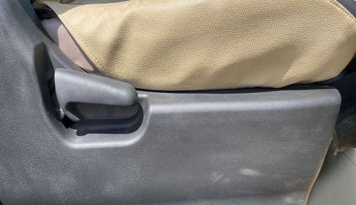 2013 Maruti Wagon R 1.0 VXI, Petrol, Manual, 67,528 km, Driver Side Adjustment Panel