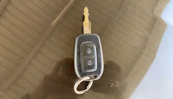 2019 Renault Kwid CLIMBER 1.0 (O), Petrol, Manual, 65,081 km, Key Close Up