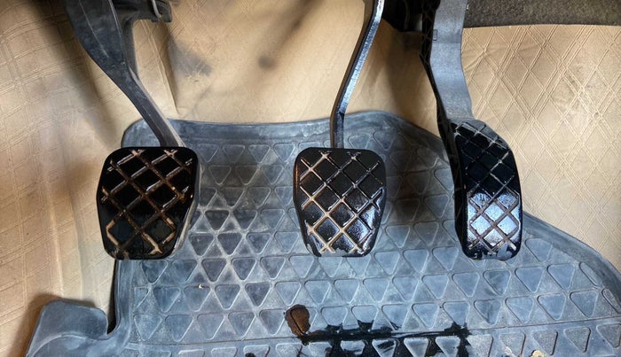 2018 Volkswagen Ameo HIGHLINE1.0L, Petrol, Manual, 54,249 km, Pedals