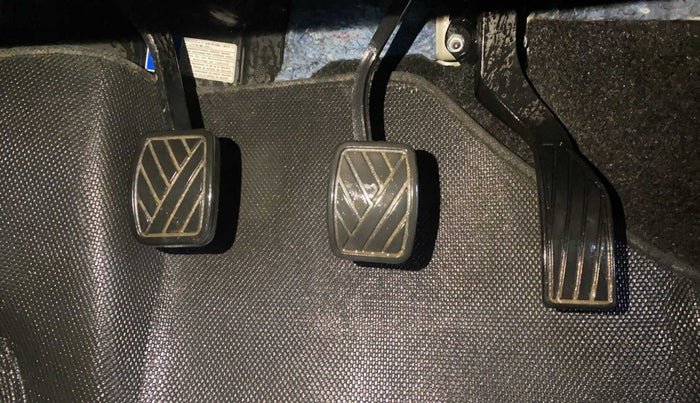 2020 Maruti Vitara Brezza LXI, Petrol, Manual, 20,795 km, Pedals