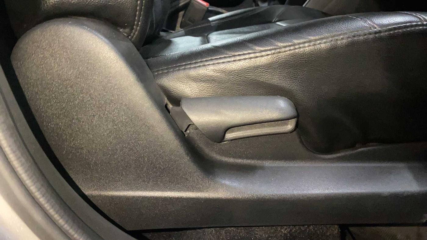 2020 Maruti Vitara Brezza LXI, Petrol, Manual, 20,795 km, Driver Side Adjustment Panel