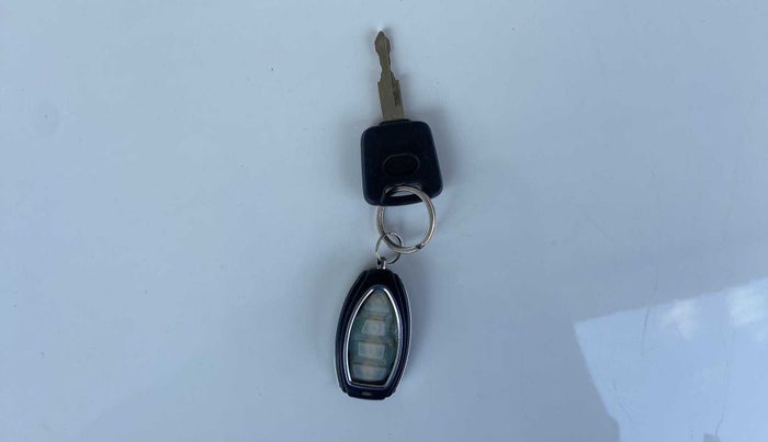 2016 Datsun Redi Go T (O), Petrol, Manual, 50,423 km, Key Close Up