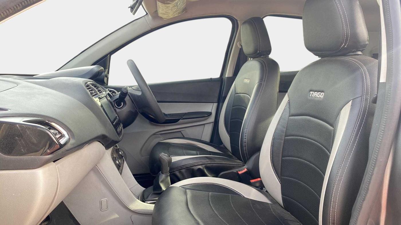 2020 Tata Tiago XZ PLUS PETROL, Petrol, Manual, 26,242 km, Right Side Front Door Cabin