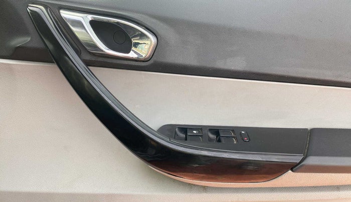 2020 Tata Tiago XZ PLUS PETROL, Petrol, Manual, 26,242 km, Driver Side Door Panels Control