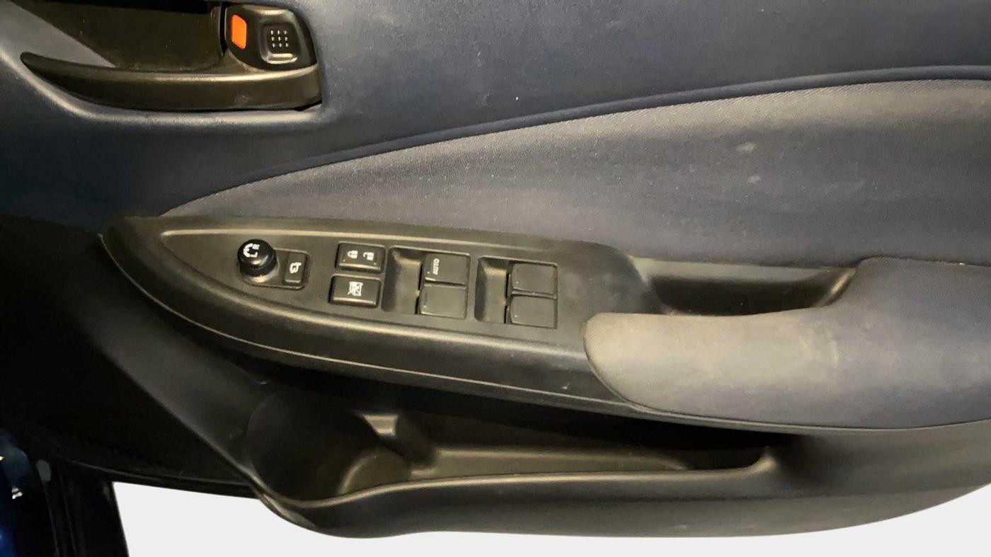 2022 Maruti Baleno DELTA PETROL 1.2, CNG, Manual, 20,233 km, Driver Side Door Panels Control
