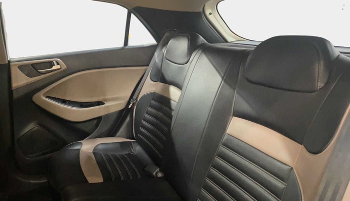 2019 Hyundai Elite i20 MAGNA PLUS 1.2, CNG, Manual, 61,965 km, Right Side Rear Door Cabin