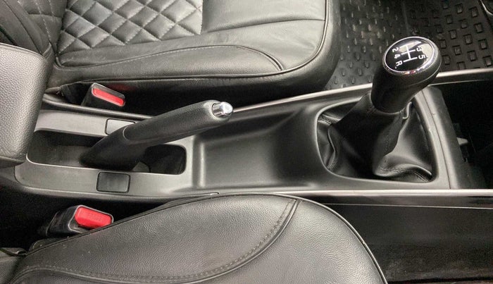 2020 Maruti Baleno ZETA PETROL 1.2, Petrol, Manual, 25,662 km, Gear Lever