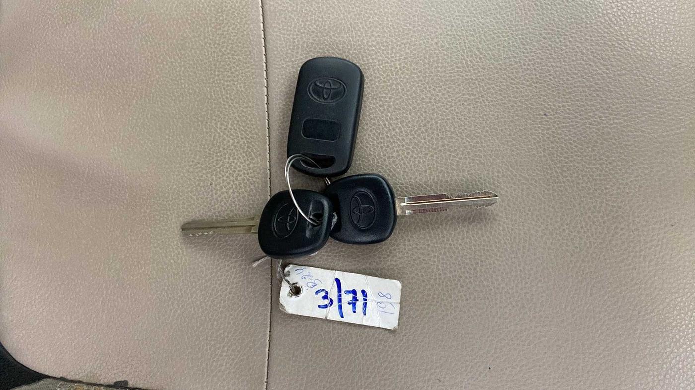 2019 Toyota Etios Liva V DUAL TONE, Petrol, Manual, 56,258 km, Key Close Up