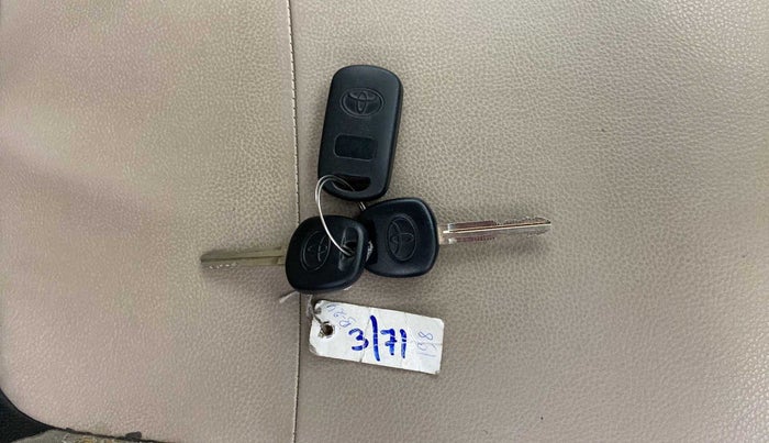2019 Toyota Etios Liva V DUAL TONE, Petrol, Manual, 56,258 km, Key Close Up