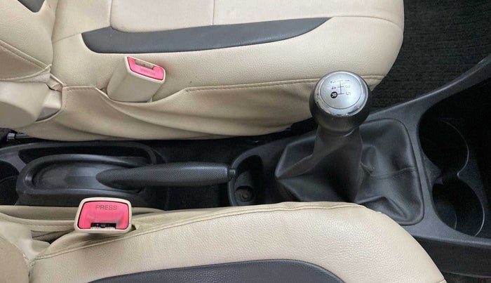 2019 Toyota Etios Liva V DUAL TONE, Petrol, Manual, 56,258 km, Gear Lever