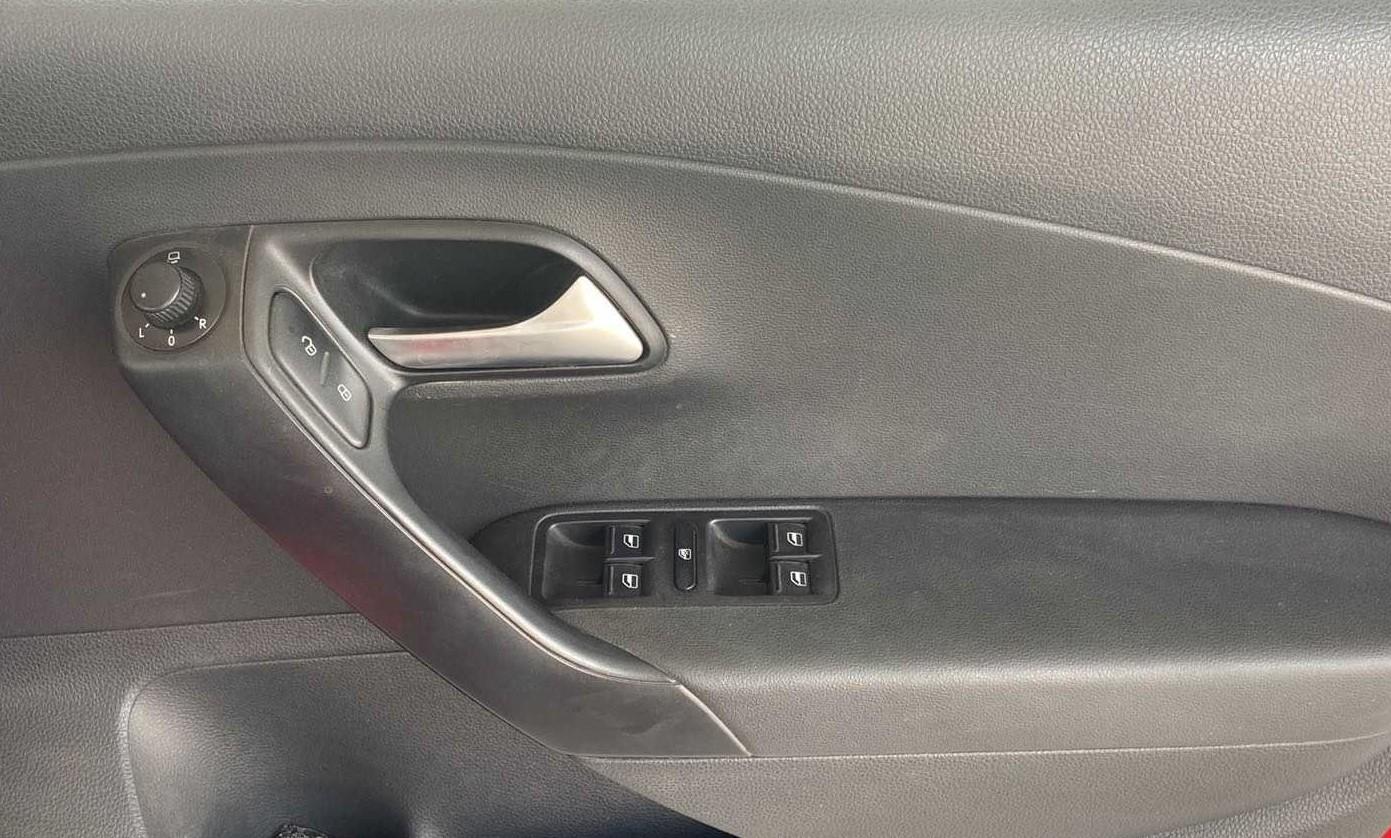 2018 Volkswagen Polo GT TDI, Diesel, Manual, 1,01,564 km, Driver Side Door Panels Control
