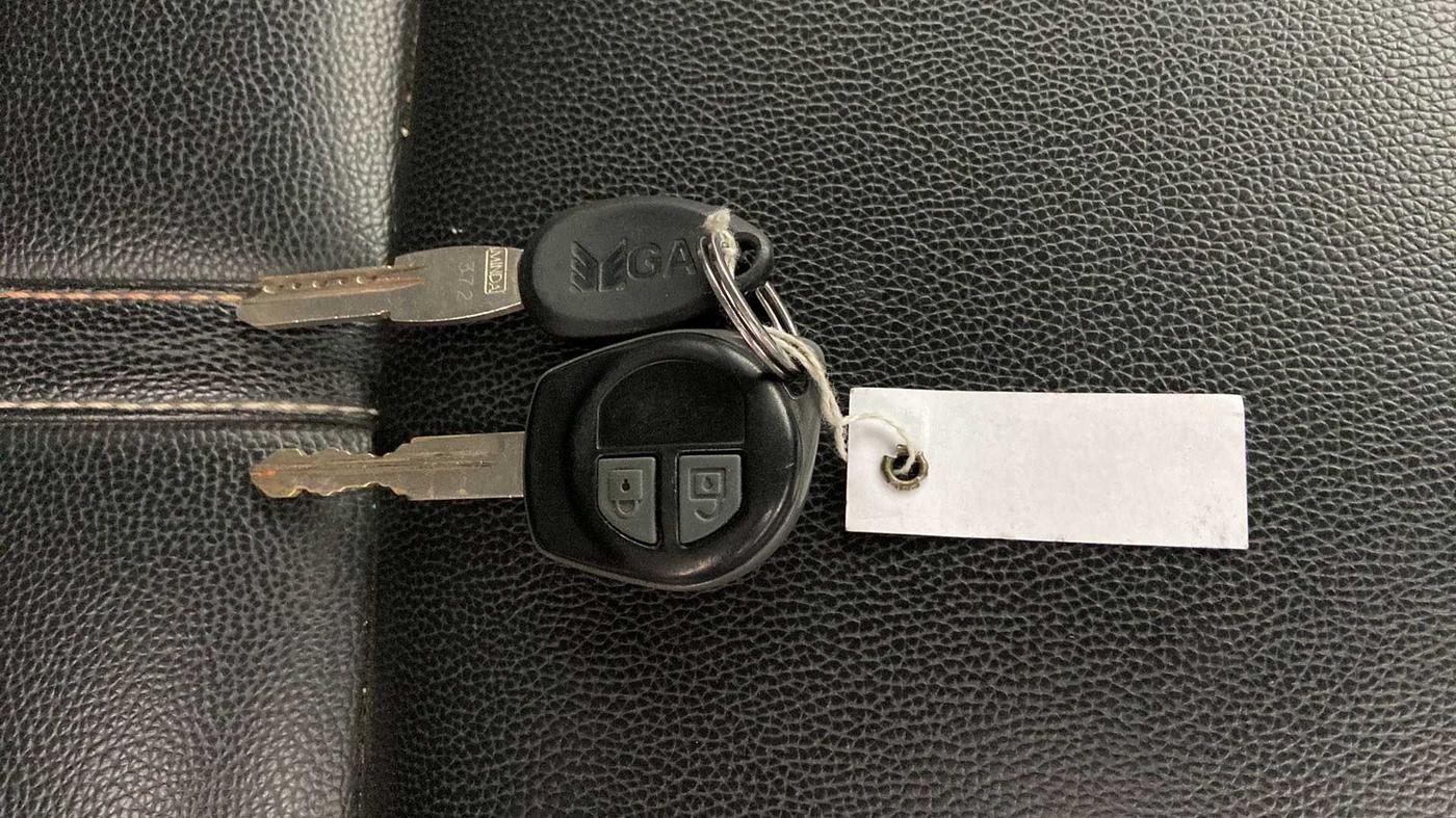 2017 Maruti Swift LXI (O), Petrol, Manual, 22,690 km, Key Close Up